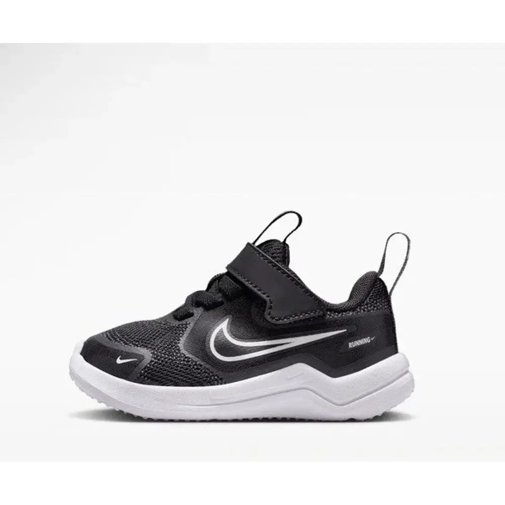 Nike Cosmic Runner Little Kids Sneaker Black Sz 5c